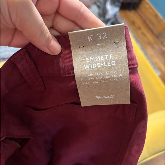 Madewell 
The Emmett Wide-Leg Full-Length Pant in Claret: Patch Pocket - Picture 10 of 10